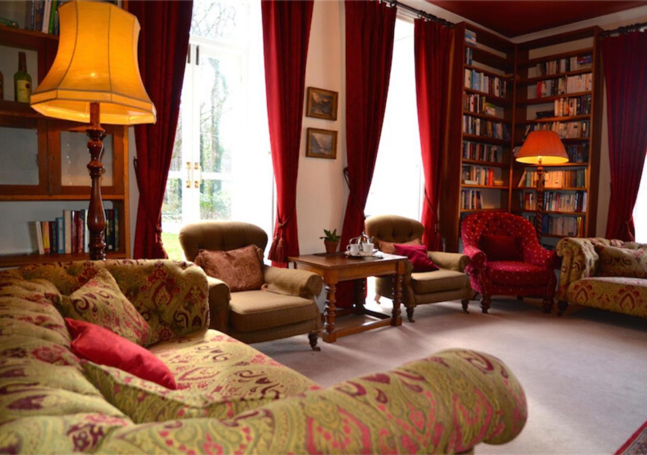 Delphi Hotel